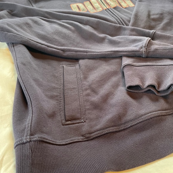 #279 VINTAGE PUMA FULL ZIP UP FRONT HOODIE. It was a low price for a long time. - Picture 4 of 11